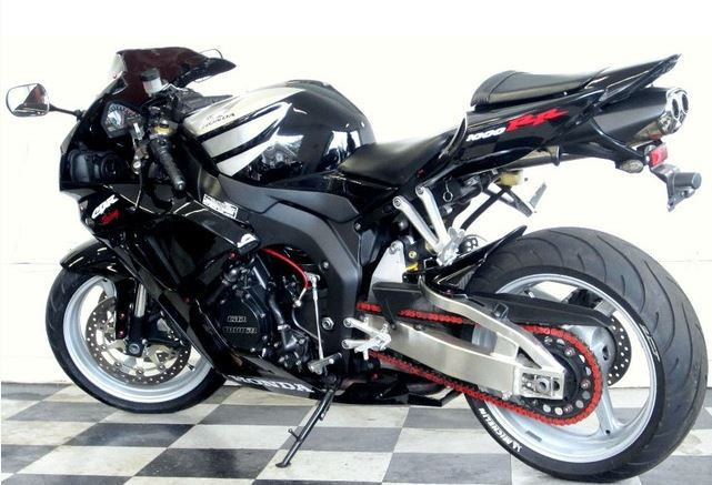 2007-honda-cbr1000rr-blacksilver-origina-big-1