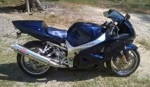 custom-suzuki-gsxr-750-2002-big-0